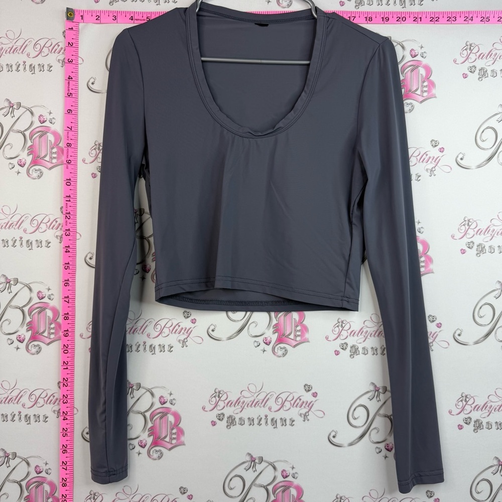 Long Sleeve cropped stretchy shirt grey blue Scoop Neck Crop Top - Gray